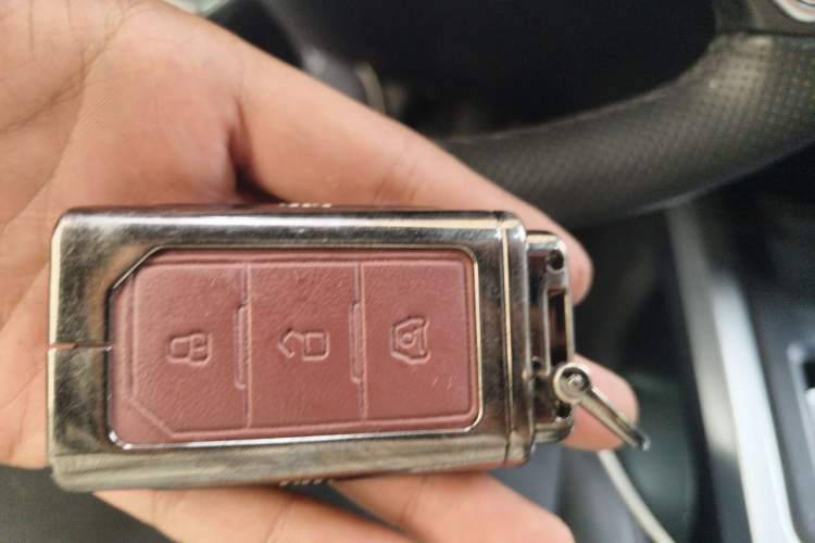 Used 212 T01 2024 2.0T Explorer Vehicle Key