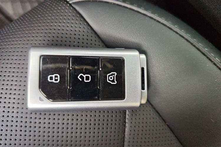 Used 212 T01 2024 2.0T Mechanic Vehicle Key