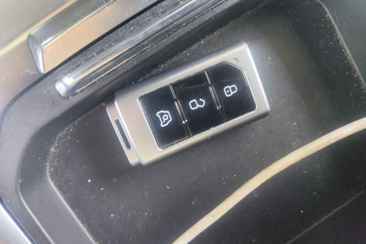 Used 212 T01 2024 2.0T Explorer Vehicle Key