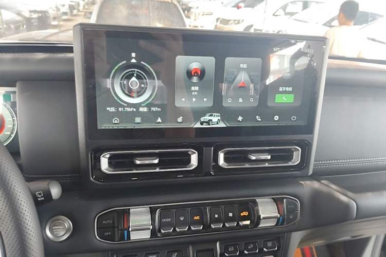 Used 212 T01 2024 2.0T Mechanic Audio And AC Panel