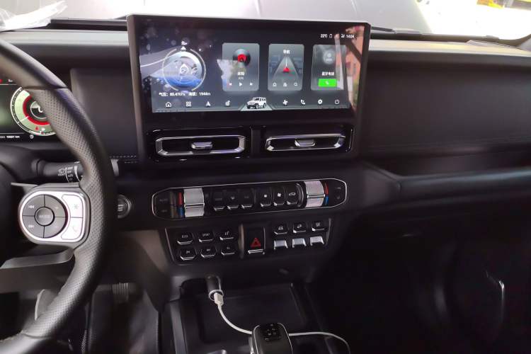Used 212 T01 2024 2.0T Mechanic Audio And AC Panel