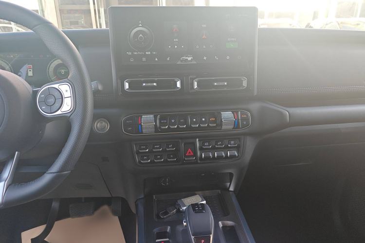 Used 212 T01 2024 2.0T Mechanic Audio And AC Panel