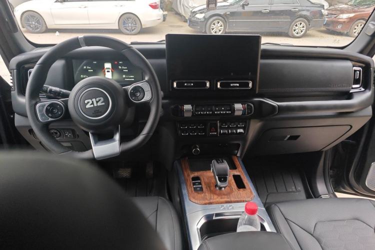 Used 212 T01 2024 2.0T Explorer Center Console