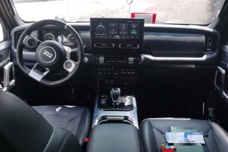 Used 212 T01 2024 2.0T Explorer Center Console