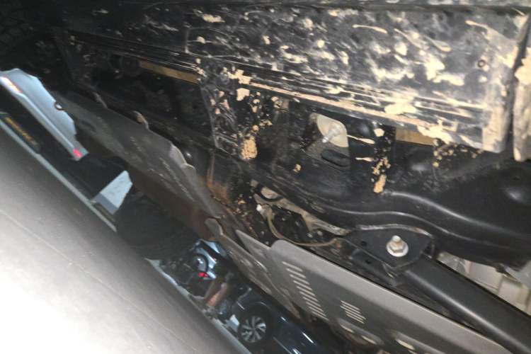 Used 212 T01 2024 2.0T Explorer Chassis Front Right