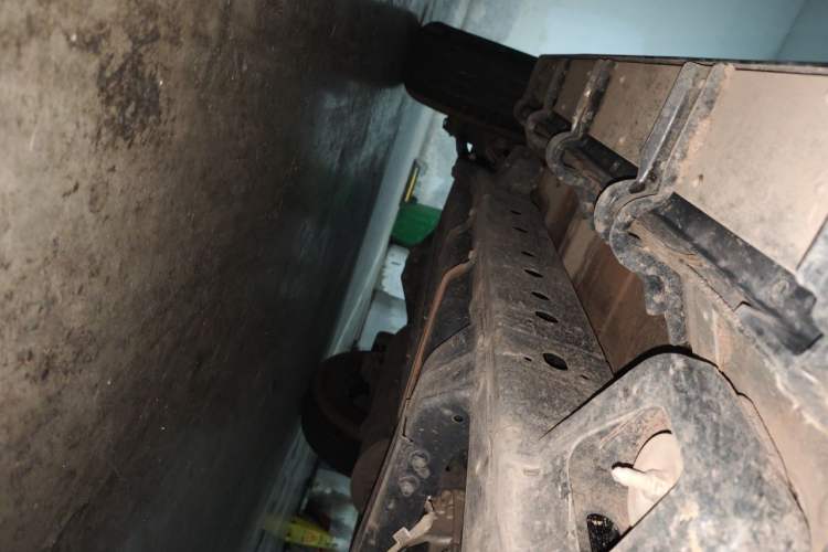 Used 212 T01 2024 2.0T Explorer Chassis Front Right