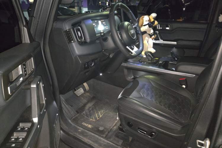 Used 212 T01 2024 2.0T Explorer Driver Seat