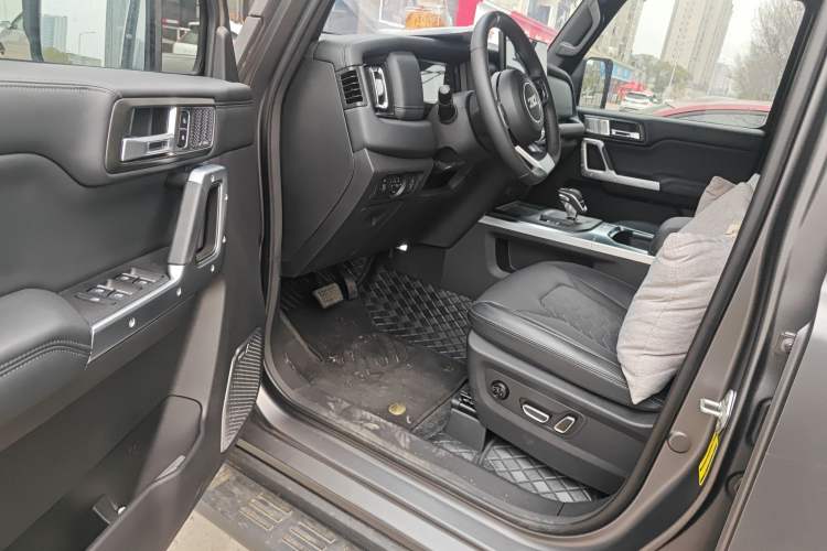 Used 212 T01 2024 2.0T Mechanic Driver Seat