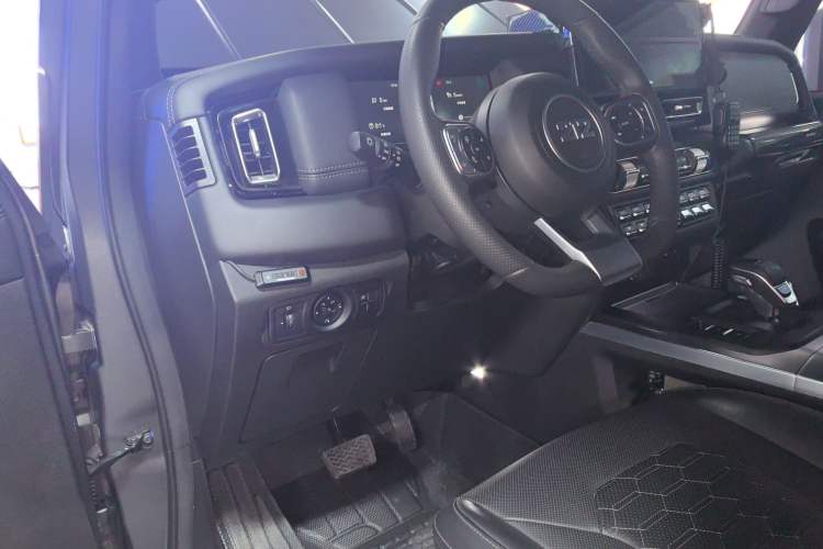 Used 212 T01 2024 2.0T Explorer Driver Seat