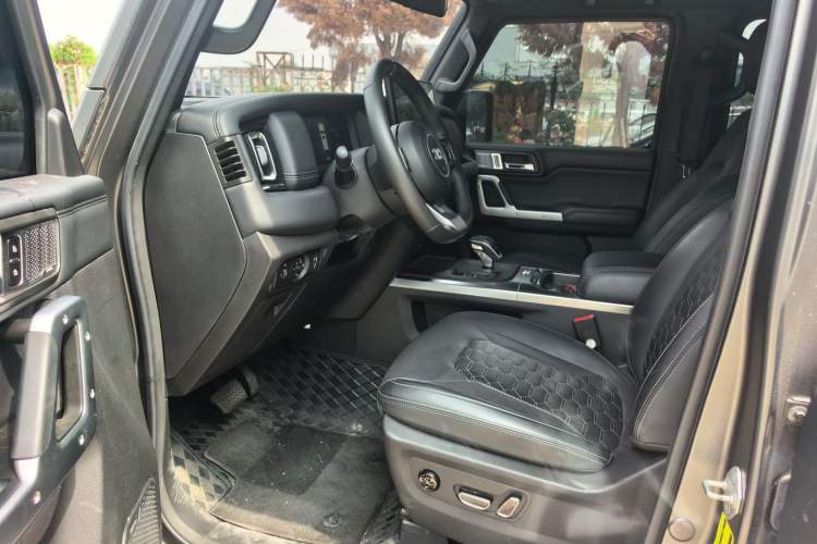Used 212 T01 2024 2.0T Explorer Driver Seat