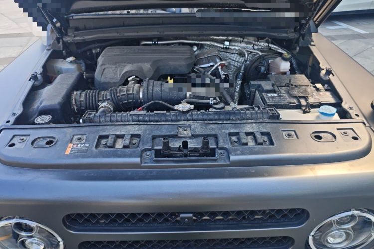 Used 212 T01 2024 2.0T Explorer Engine Bay