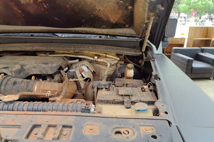 Used 212 T01 2024 2.0T Mechanic Engine Bay Left