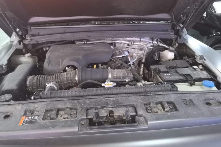 Used 212 T01 2024 2.0T Explorer Engine Bay
