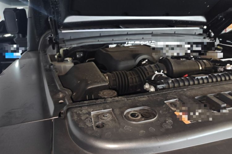 Used 212 T01 2024 2.0T Mechanic Engine Bay Right