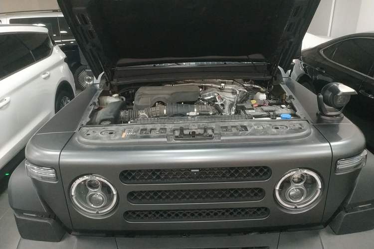 Used 212 T01 2024 2.0T Explorer Engine Bay