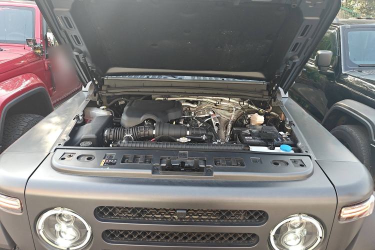 Used 212 T01 2024 2.0T Mechanic Engine Bay