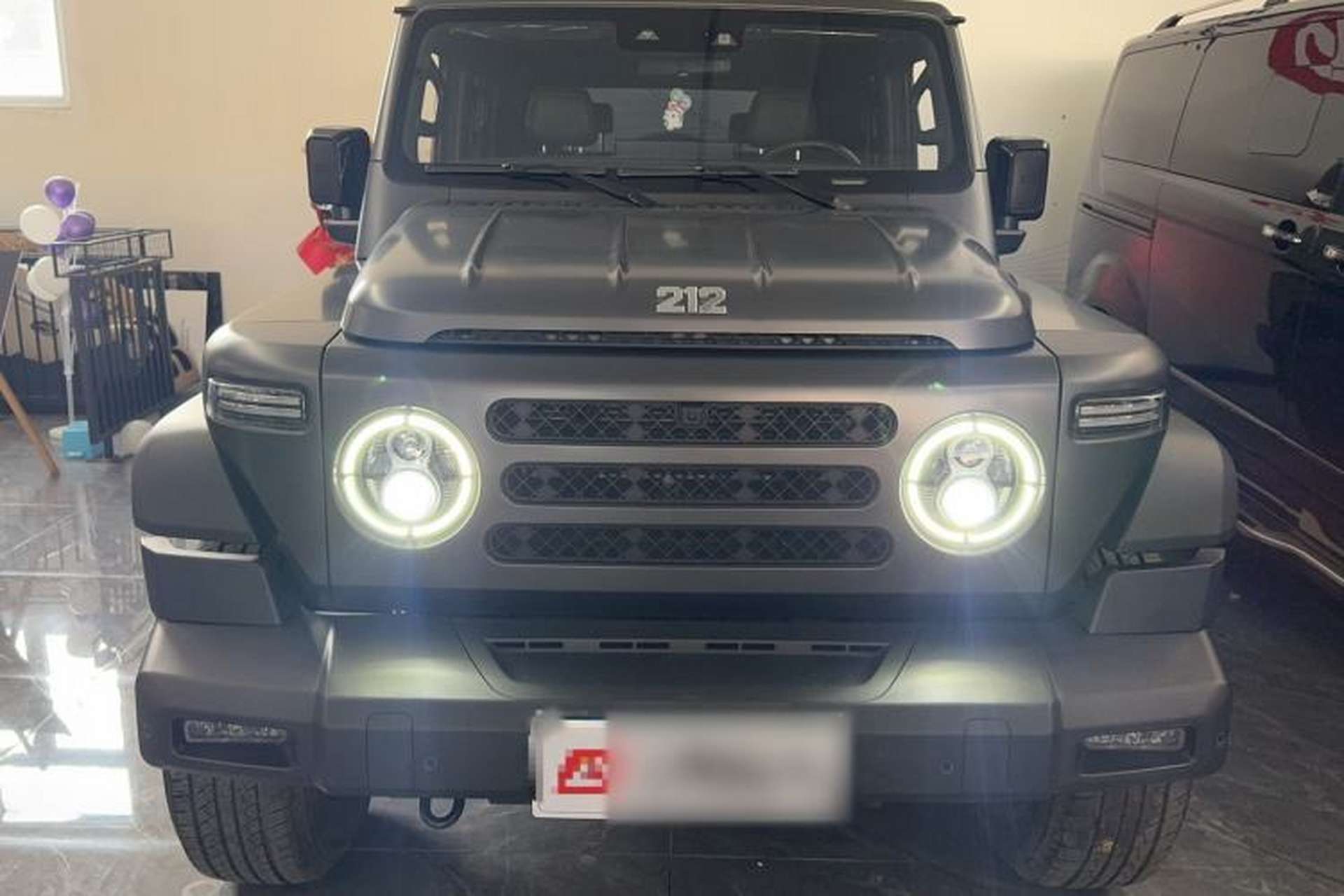 Used 212 T01 2024 2.0T Explorer Exterior 1
