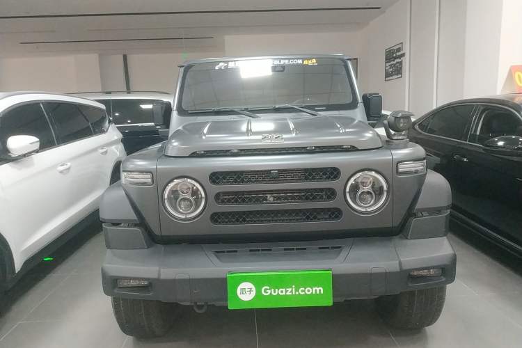 Used 212 T01 2024 2.0T Explorer Exterior 1