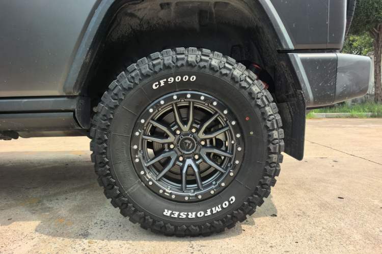 Used 212 T01 2024 2.0T Explorer Exterior 2