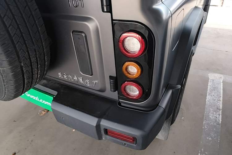 Used 212 T01 2024 2.0T Explorer Exterior 3
