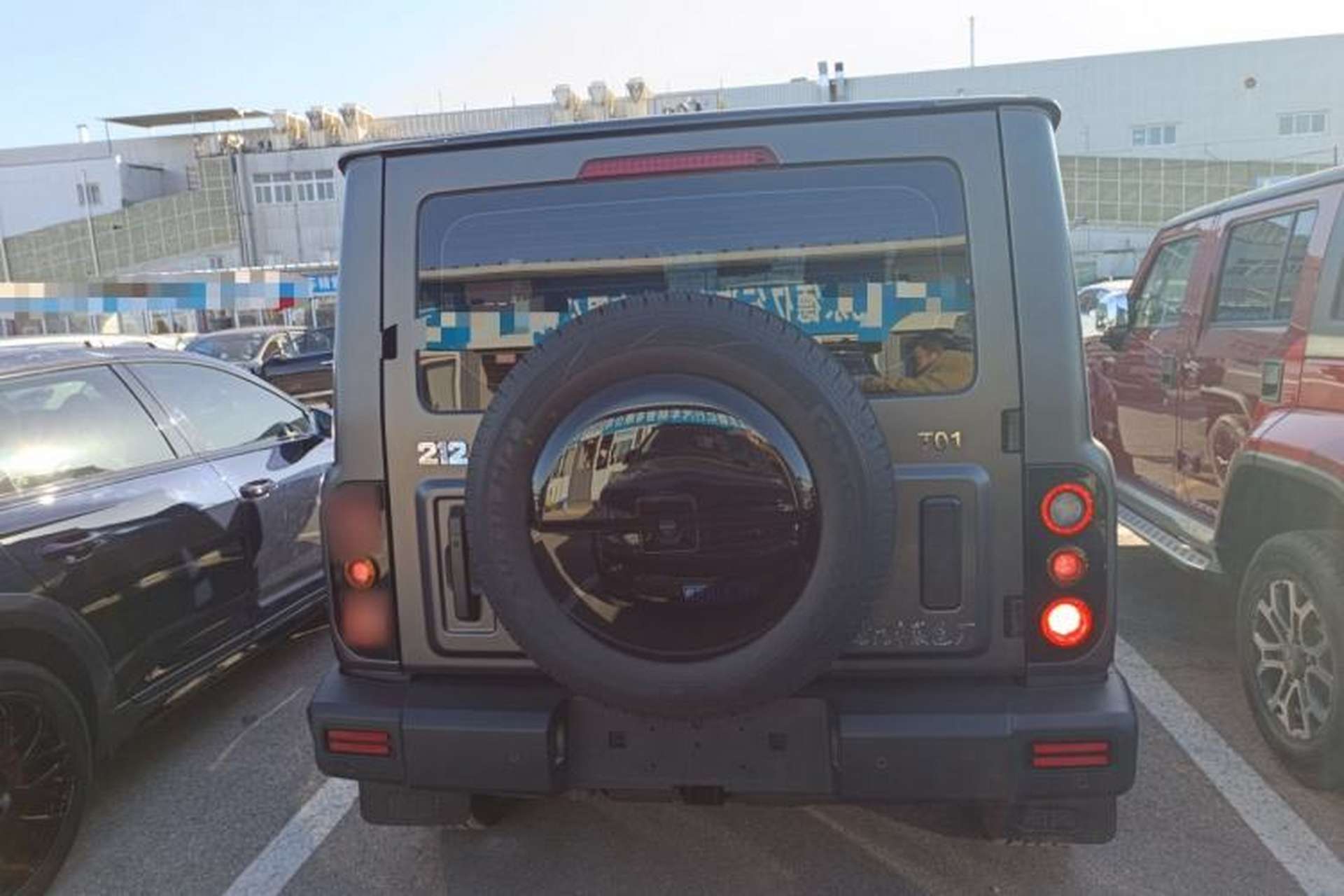Used 212 T01 2024 2.0T Explorer Exterior 4