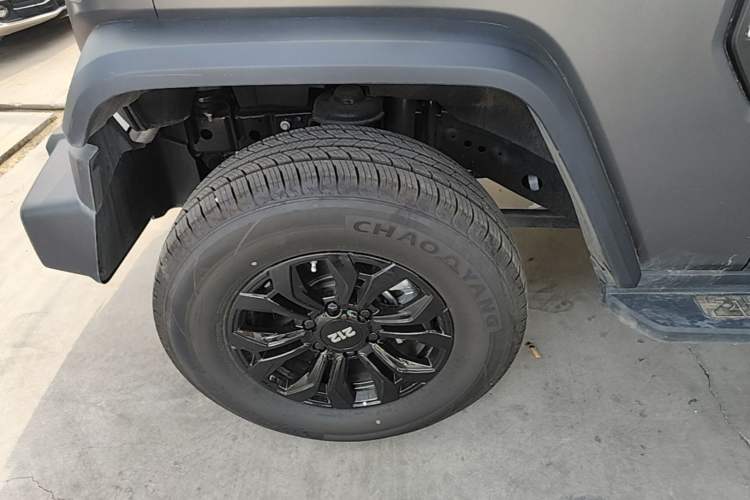 Used 212 T01 2024 2.0T Explorer Exterior 4