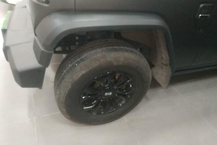 Used 212 T01 2024 2.0T Explorer Exterior 7
