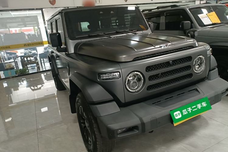 Used 212 T01 2024 2.0T Explorer Front Right 45 Deg