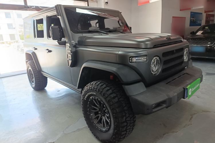 Used 212 T01 2024 2.0T Explorer Front Right 45 Deg
