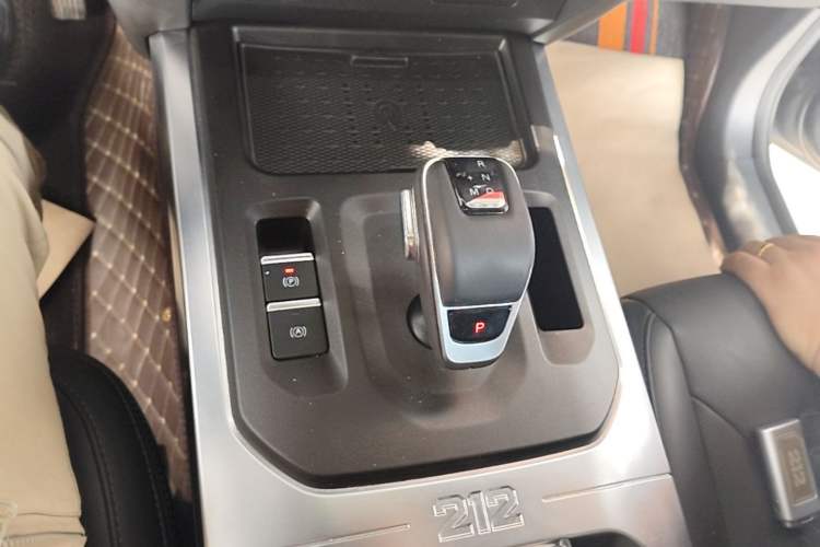 Used 212 T01 2024 2.0T Mechanic Gear Lever