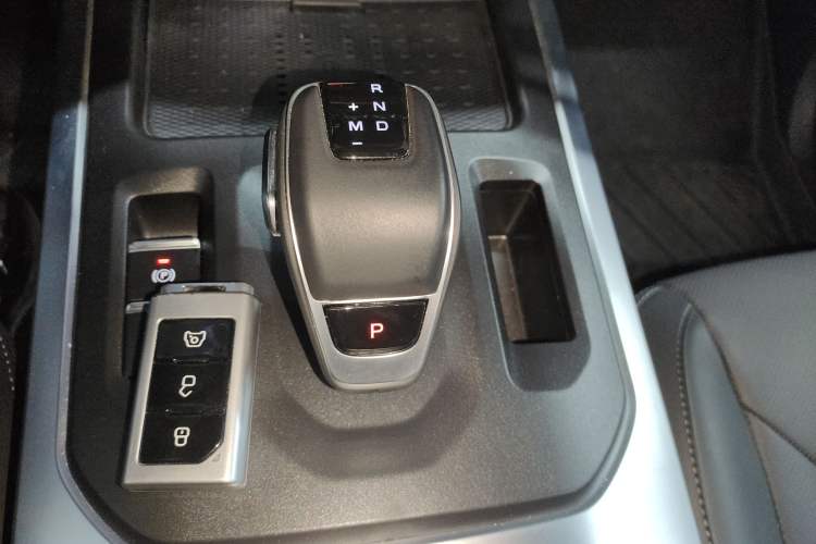 Used 212 T01 2024 2.0T Mechanic Gear Lever