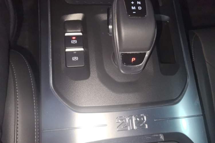 Used 212 T01 2024 2.0T Explorer Gear Lever