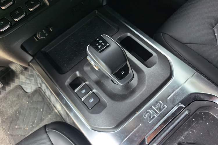 Used 212 T01 2024 2.0T Explorer Gear Lever