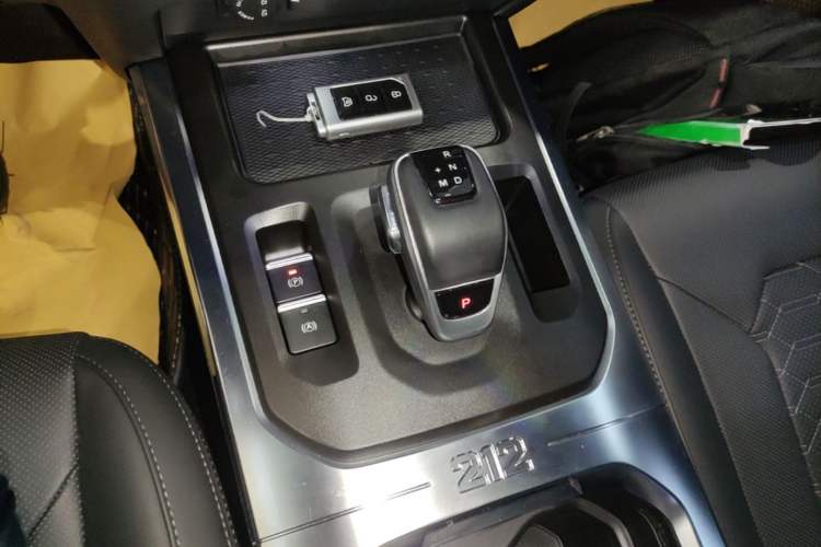 Used 212 T01 2024 2.0T Explorer Gear Lever
