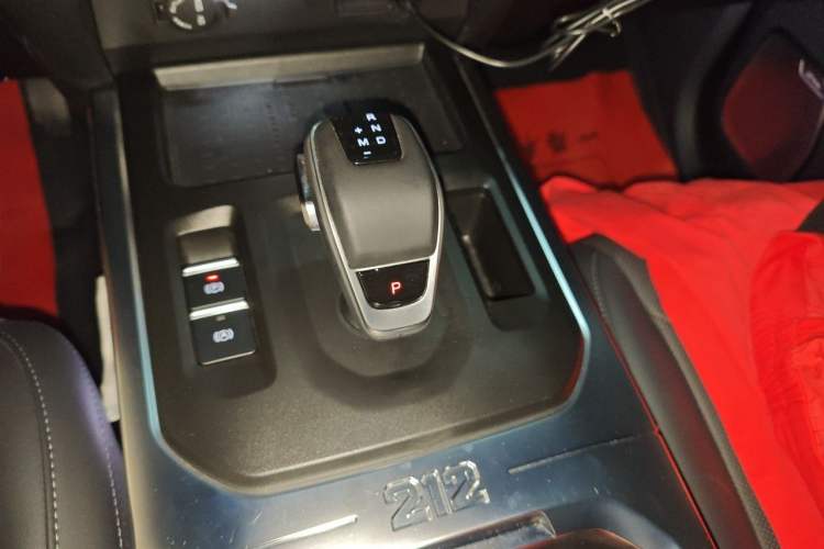 Used 212 T01 2024 2.0T Explorer Gear Lever