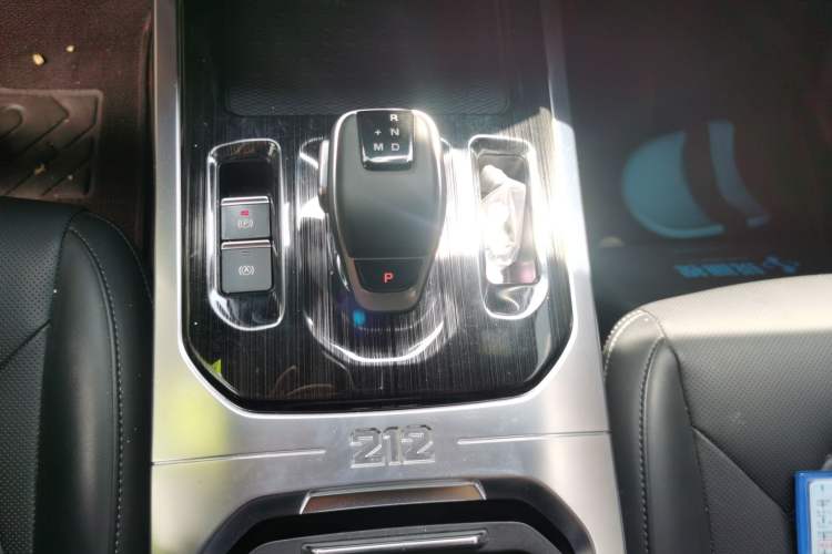 Used 212 T01 2024 2.0T Explorer Gear Lever