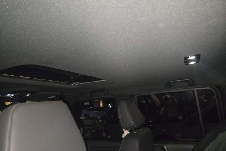 Used 212 T01 2024 2.0T Explorer Headliner