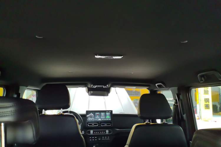 Used 212 T01 2024 2.0T Mechanic Headliner