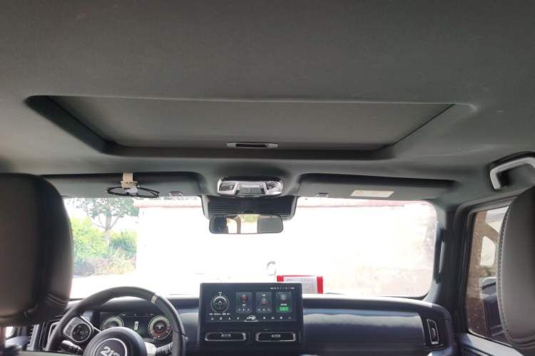 Used 212 T01 2024 2.0T Explorer Headliner
