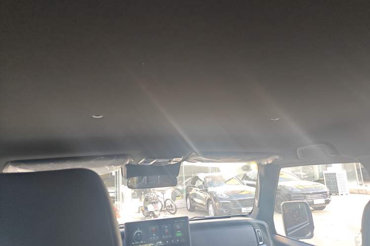 Used 212 T01 2024 2.0T Mechanic Headliner