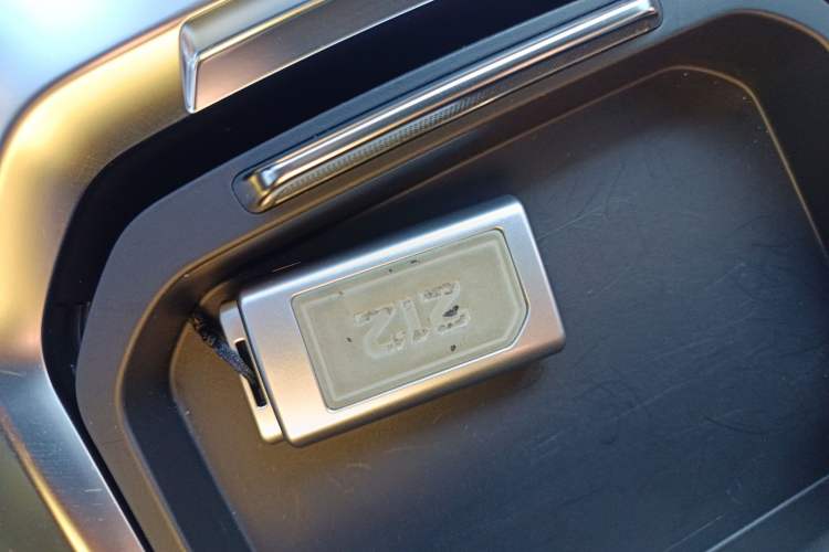 Used 212 T01 2024 2.0T Explorer Interior 1