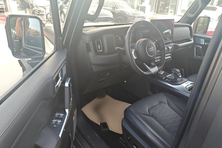 Used 212 T01 2024 2.0T Mechanic Interior 3