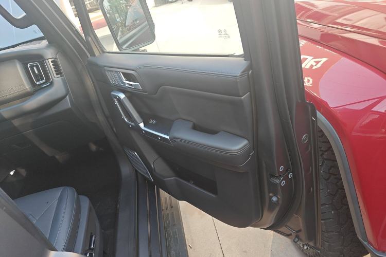 Used 212 T01 2024 2.0T Mechanic Interior 5