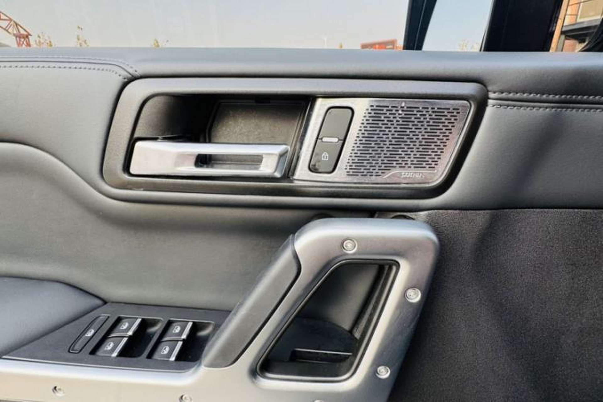 Used 212 T01 2024 2.0T Explorer Interior 6