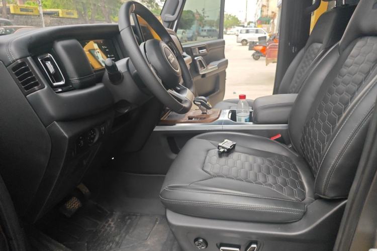 Used 212 T01 2024 2.0T Explorer Left Front Seat