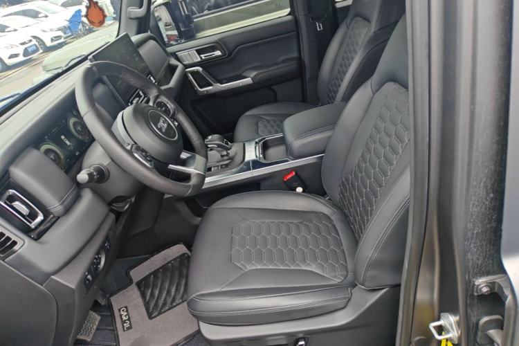 Used 212 T01 2024 2.0T Explorer Left Front Seat