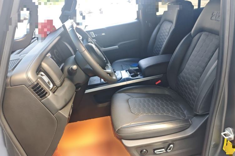 Used 212 T01 2024 2.0T Explorer Left Front Seat