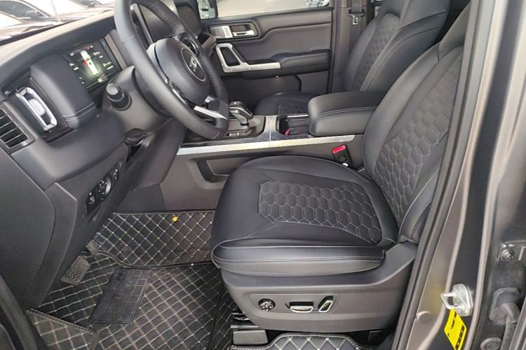 Used 212 T01 2024 2.0T Explorer Left Front Seat