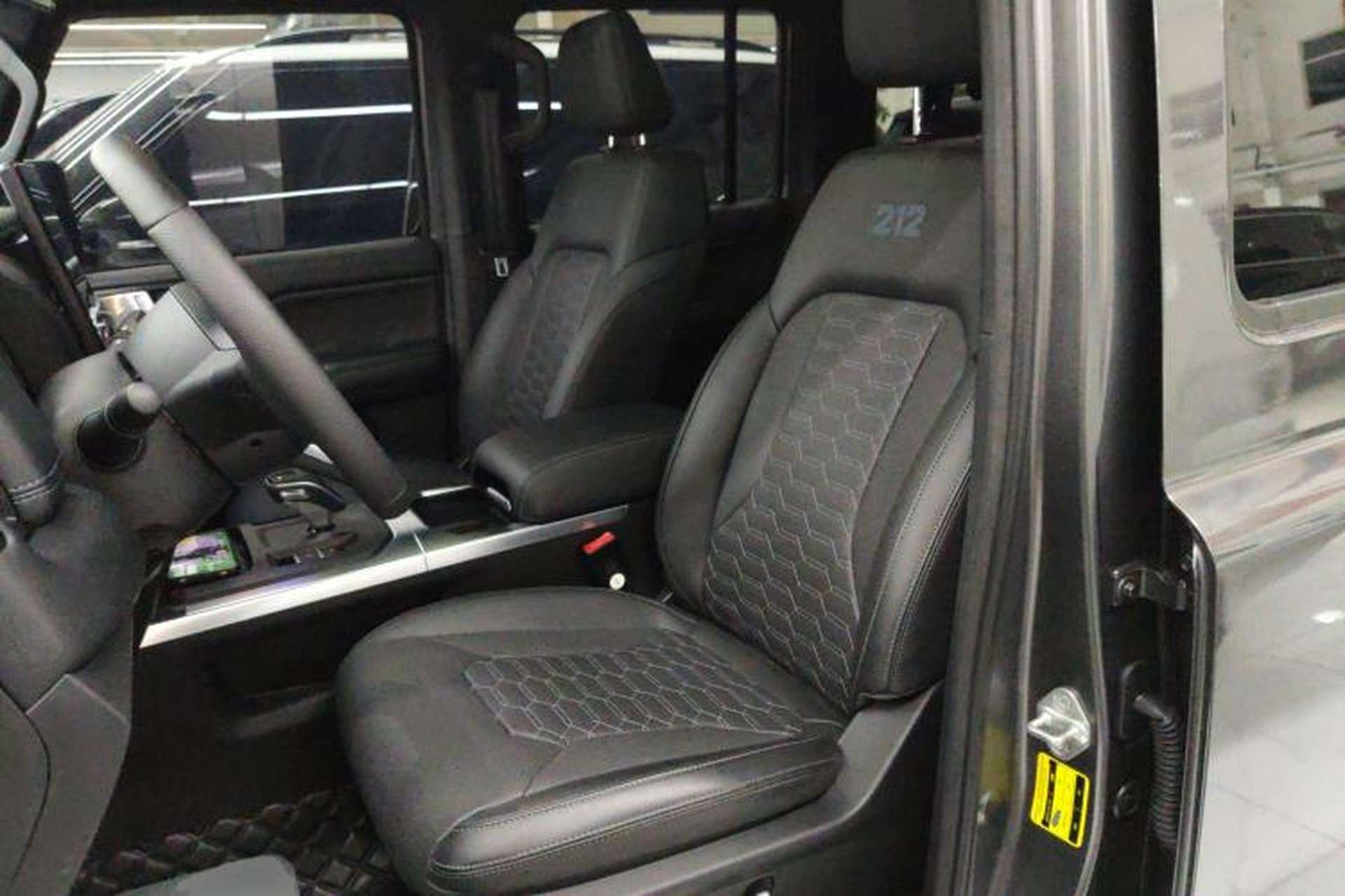Used 212 T01 2024 2.0T Explorer Left Front Seat