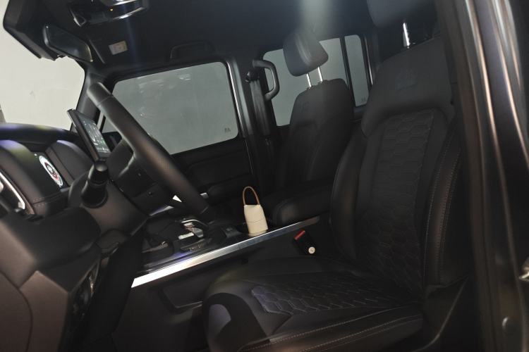 Used 212 T01 2024 2.0T Mechanic Left Front Seat